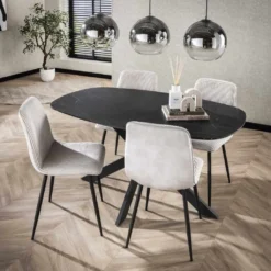 HUUS Eettafel Felena